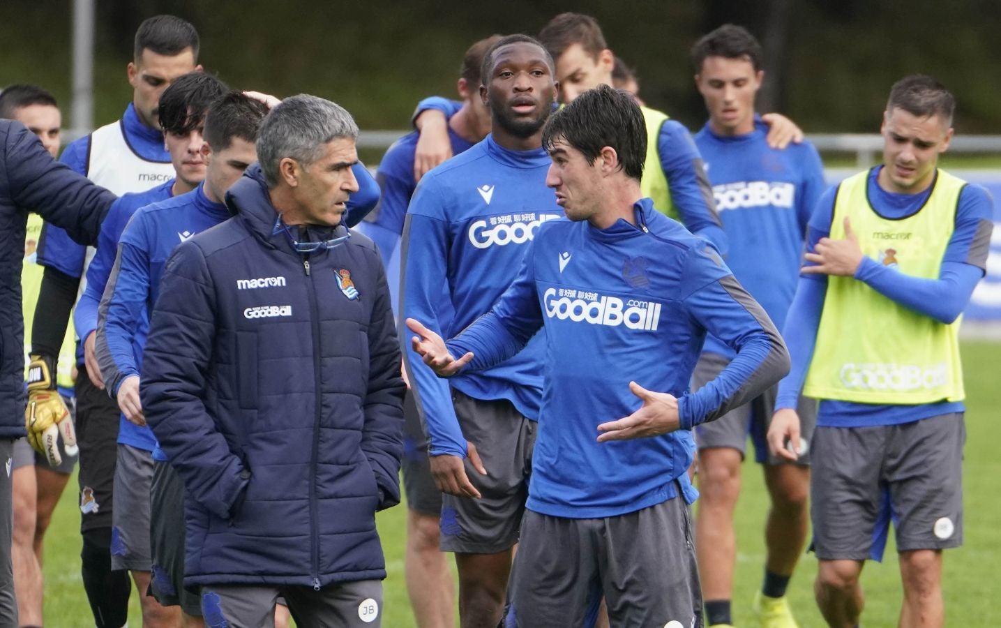 Cinco jugadores del Sanse han saltado al césped por la lista de bajas, a las que se suma el lateral navarro Monreal. 