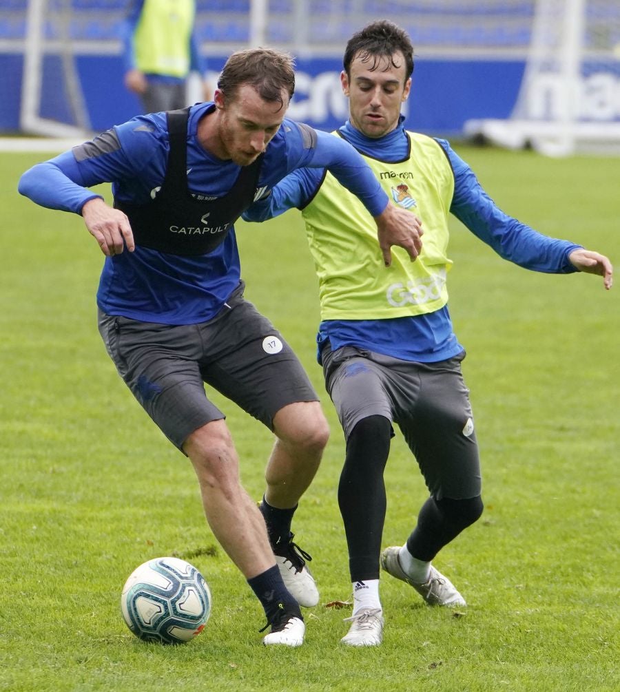 Cinco jugadores del Sanse han saltado al césped por la lista de bajas, a las que se suma el lateral navarro Monreal. 