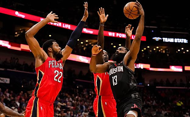 Harden y Wesbrook hacen la mitad de los puntos de Houston