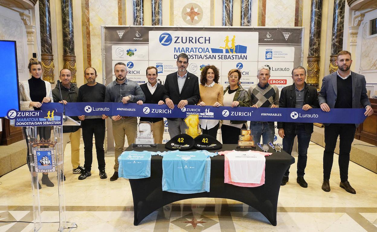 Presentación del Zurich Donostiako Maratoia en el Ayuntamiento de San Sebastián. 