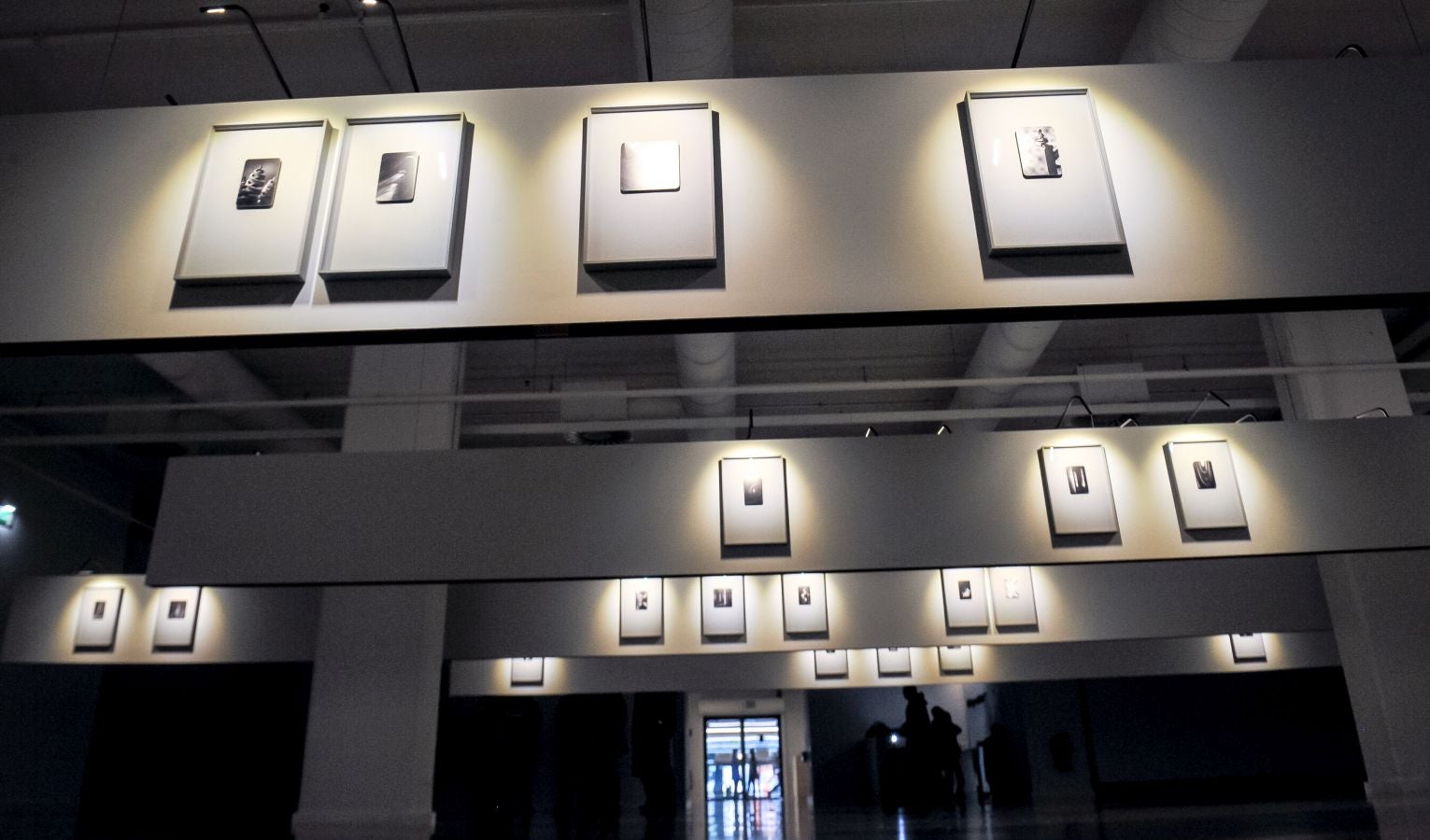 El fotógrafo bilbaino Aitor Ortiz expone en la sala Artegunea de Tabakalera sus 'impresiones íntimas' sobre el artista catalán