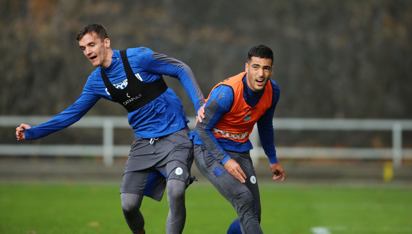 Moyá, Remiro, Zubiaurre, Llorente, Zaldua, Monreal, Merino, Zurutuza, Zubeldia, Portu y Willian José han saltado al verde. 