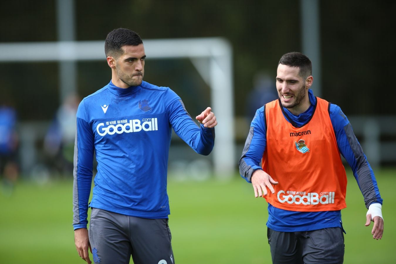 Moyá, Remiro, Zubiaurre, Llorente, Zaldua, Monreal, Merino, Zurutuza, Zubeldia, Portu y Willian José han saltado al verde. 