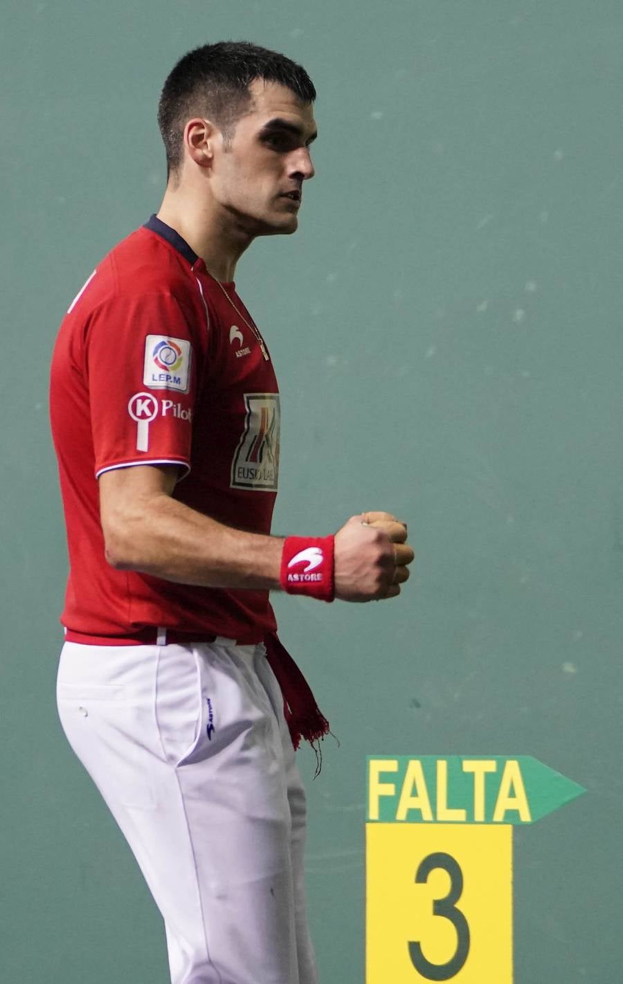 El navarro ha derrotado 22-16 a Altuna III en una final muy emocionante disputada en el Navarra Arena. 