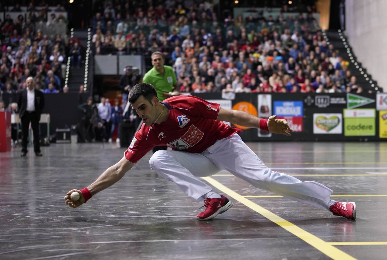 El navarro ha derrotado 22-16 a Altuna III en una final muy emocionante disputada en el Navarra Arena. 