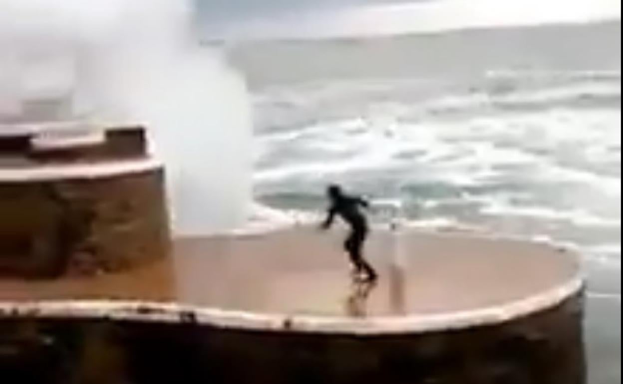 Imprudencia viral en Zarautz