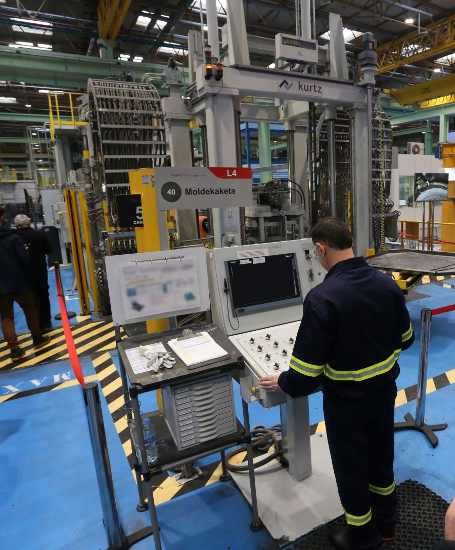 Fagor Ederlan estrena una nueva planta ubicada en Bergara y dedicada a la inyección de aluminio a baja presión. El grupo cooperativo ha invertido 55 millones de euros en esta nueva infraestructura