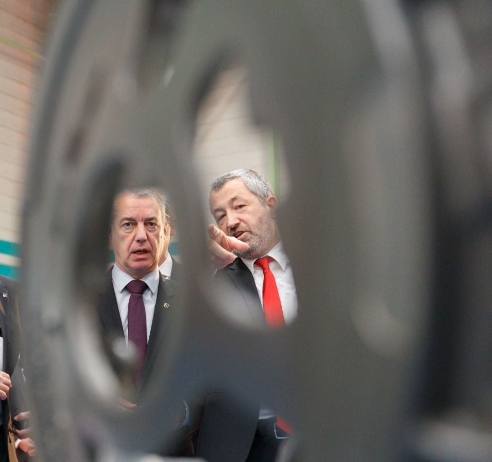 Fagor Ederlan estrena una nueva planta ubicada en Bergara y dedicada a la inyección de aluminio a baja presión. El grupo cooperativo ha invertido 55 millones de euros en esta nueva infraestructura