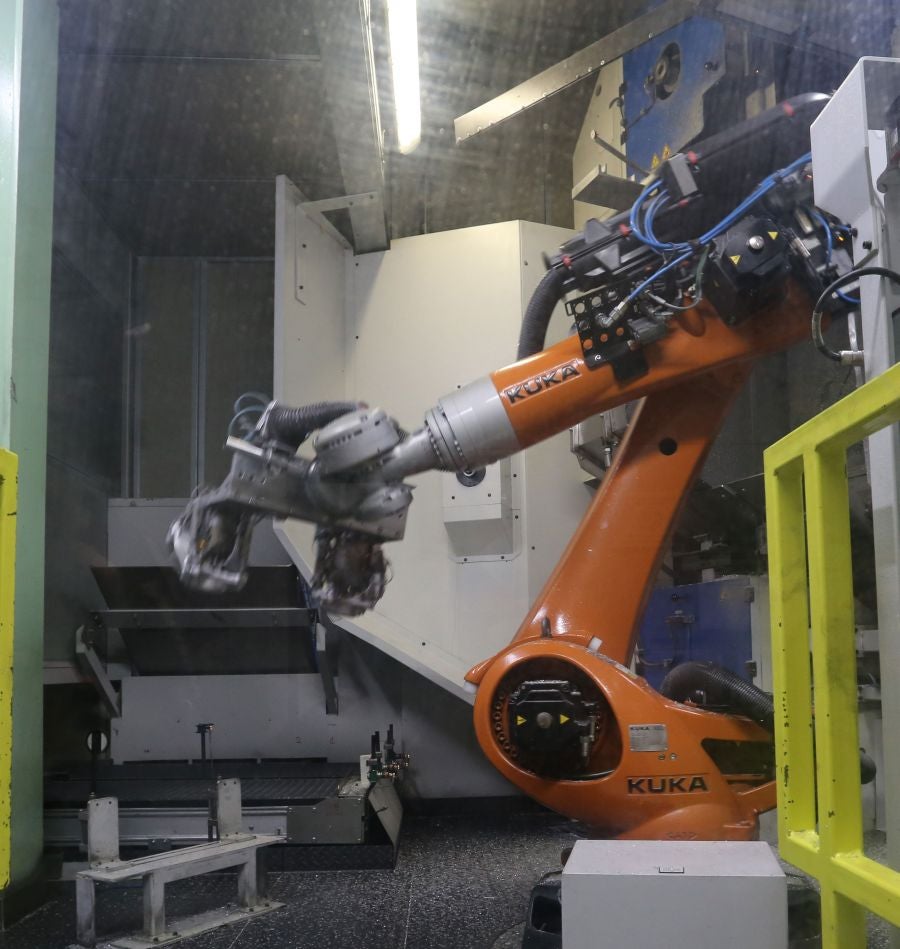 Fagor Ederlan estrena una nueva planta ubicada en Bergara y dedicada a la inyección de aluminio a baja presión. El grupo cooperativo ha invertido 55 millones de euros en esta nueva infraestructura