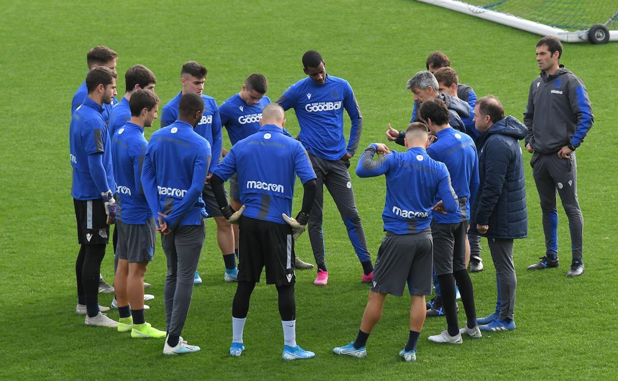 Los jugadores de la Real Sociedad, a las órdenes de Imanol.