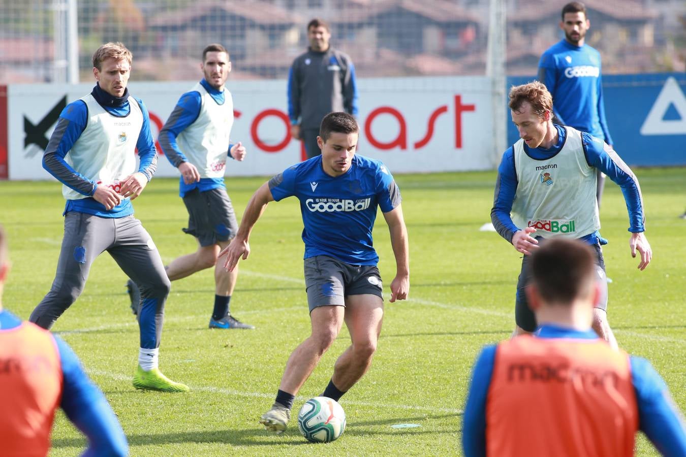 El noruego, con el tobillo derecho tocado, ha trabajado con y sin balón bajo la supervisión de uno de los preparadores físicos.