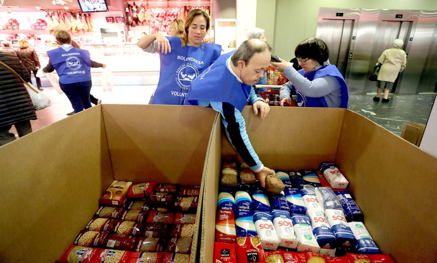 160 establecimientos se suman a la llamada del Banco de Alimentos de Gipuzkoa con el objetivo de que cada guipuzcoano done un kilo de alimentos para llegar a los 715.000