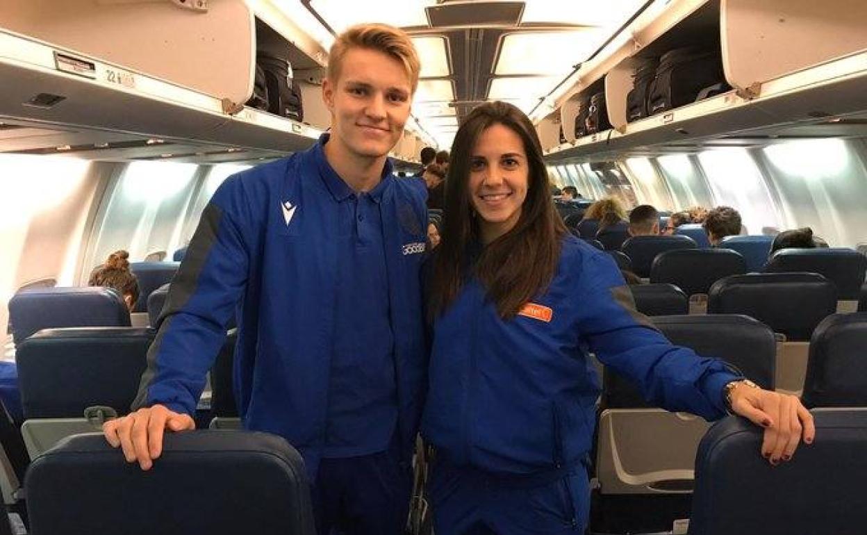 El equipo masculino y femenino han viajado junto a Madrid. En la imagen, Martin Odegaard y Marta Cardona.