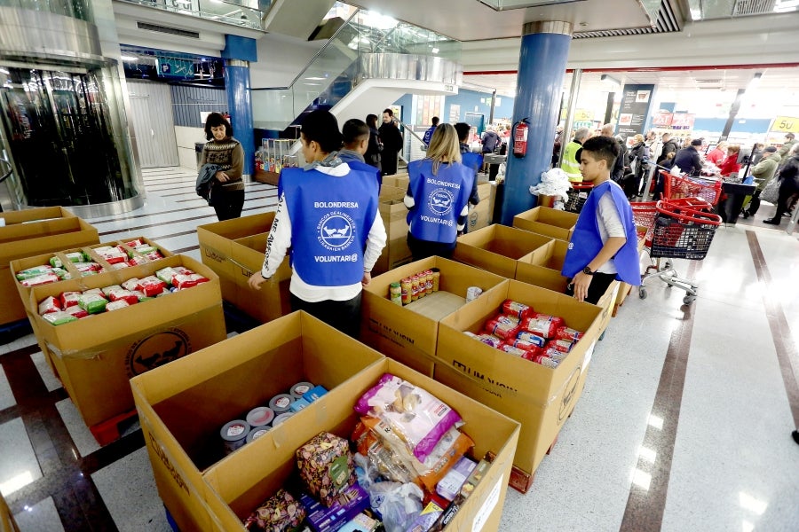 Fotos: Continúa la recogida de alimentos