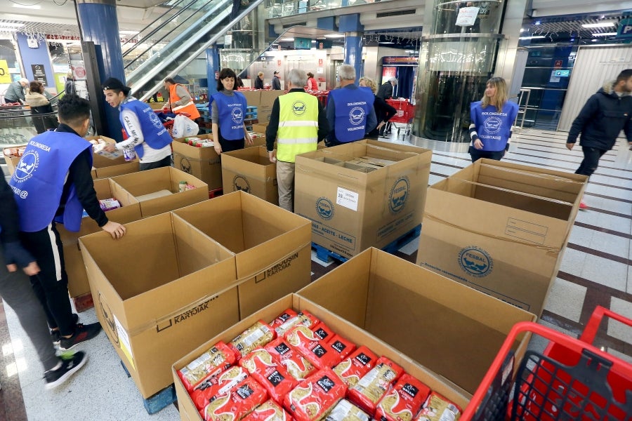 Fotos: Continúa la recogida de alimentos
