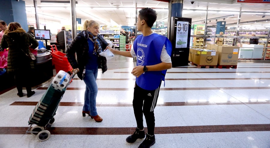 Fotos: Continúa la recogida de alimentos