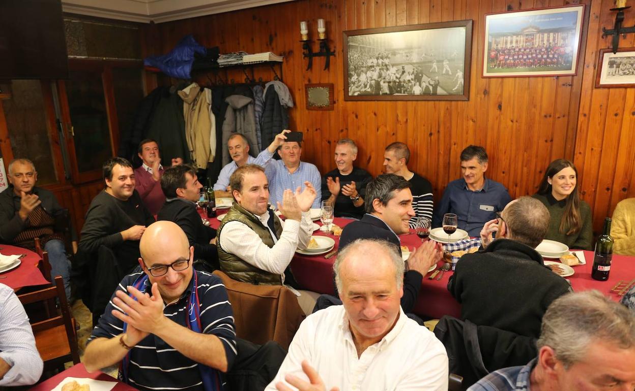 Cena de la Peña Mandiola donde Mendilibar, Jagoba Arrasate, Gaizka Garitano y Asier Garitano estuvieron presentes