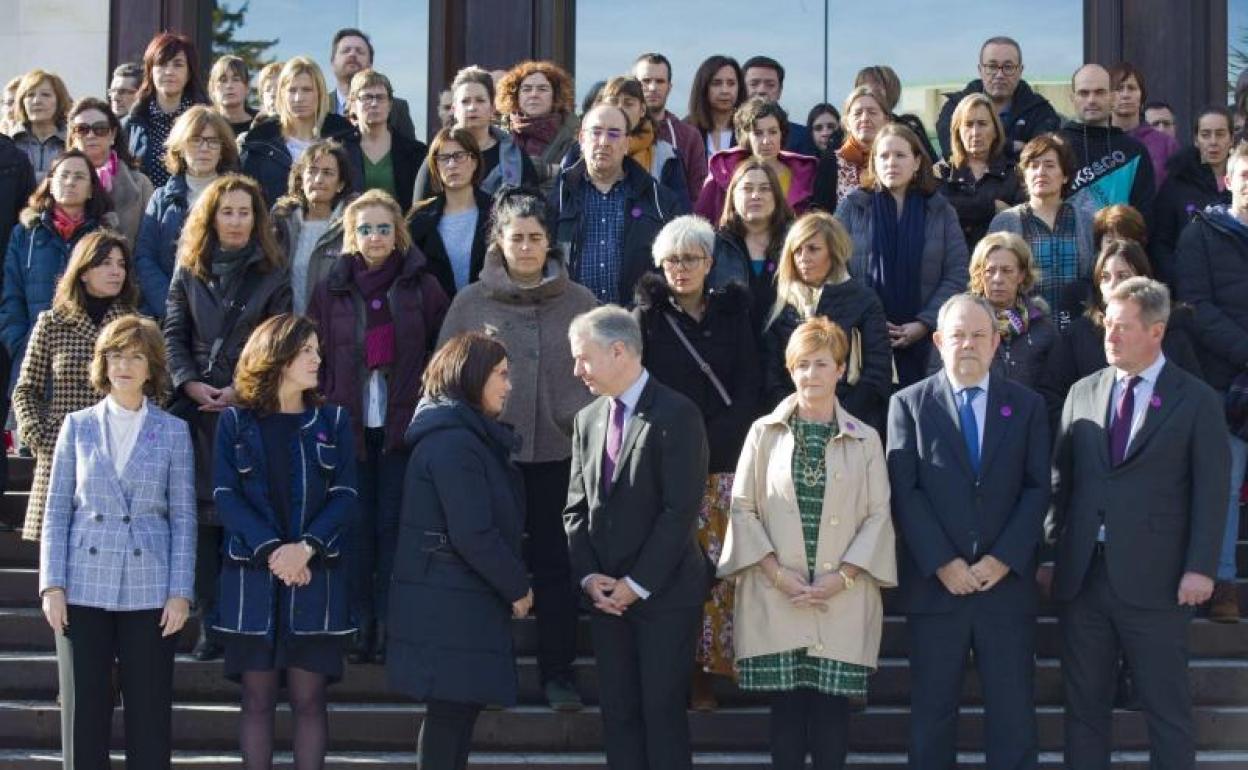 La concentración celebrada este lunes en Vitoria.