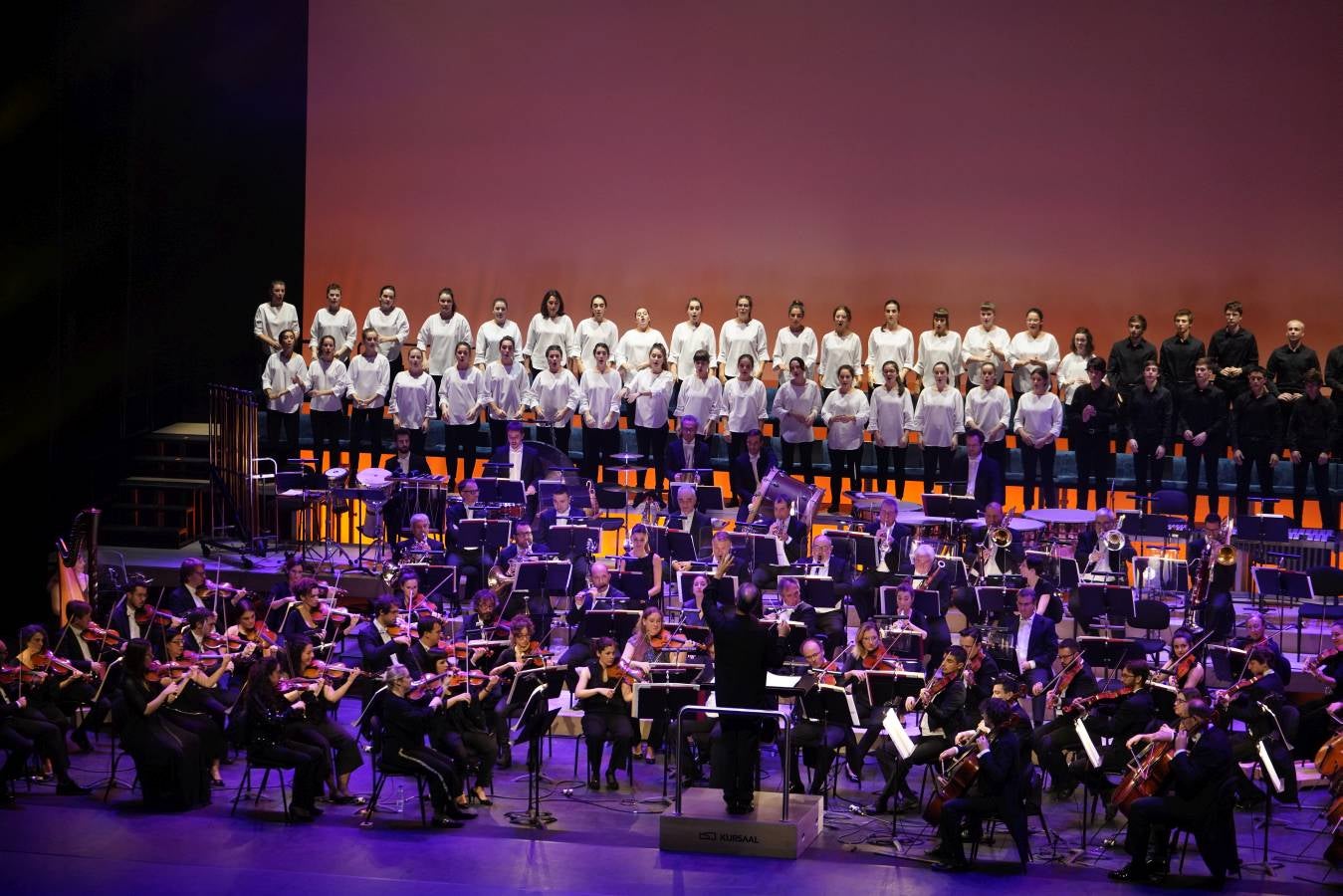 Éxito en una gala para celebrar las dos décadas de vida de los 'cubos'.