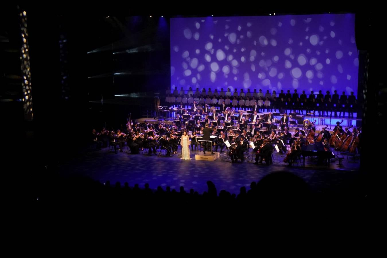Éxito en una gala para celebrar las dos décadas de vida de los 'cubos'.
