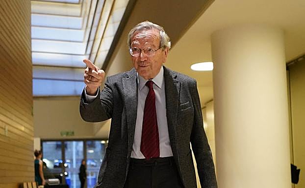 El arquitecto navarro, en el interior del edificio que ha terminado siendo uno de los más importantes de su carrera.