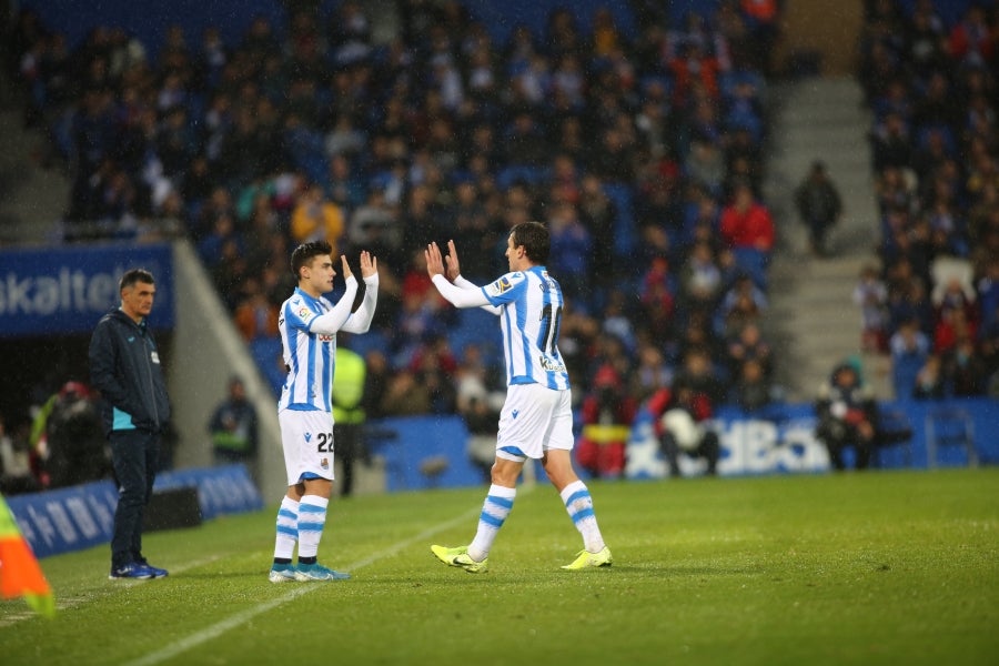 La Real Sociedad vence 4-1 al Eibar en el Reale Arena. 