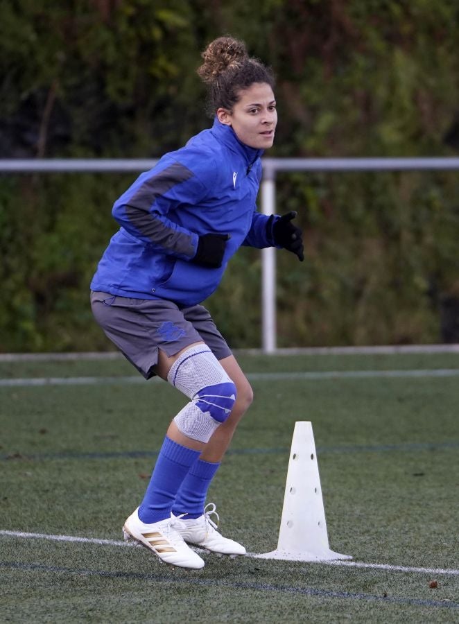 Las jugadoras de la Real Sociedad han completado en Zubieta un entrenamiento en el que han saboreado el Tambor de Oro. 