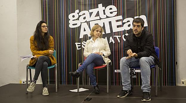 Ane Calvo, Rebeca González y Boris Bringas presentaron las actividades organizadas.