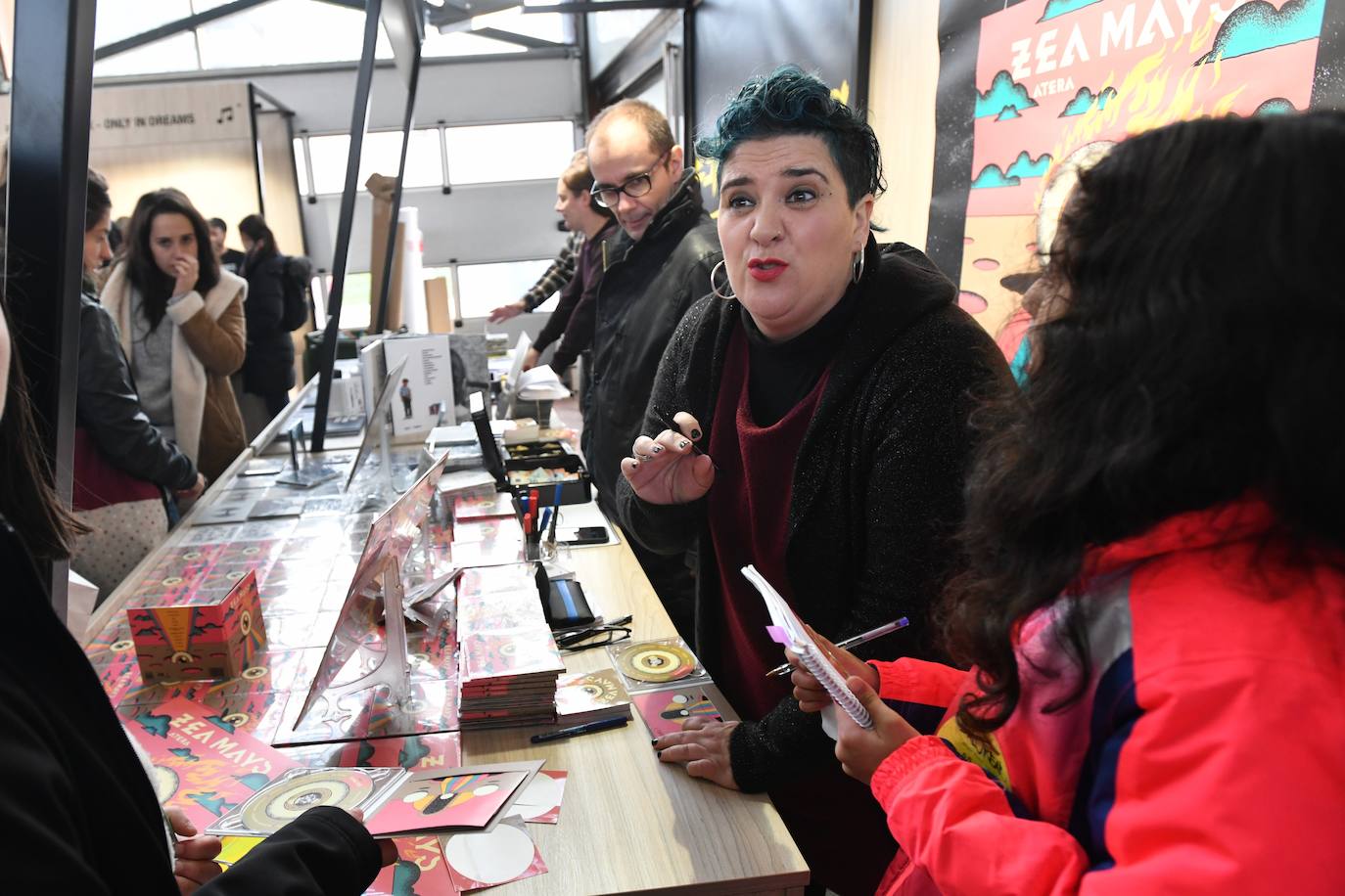 Fotos: Ikasleei zuzendutako jarduerekin hasi da 54. Durangoko Azoka