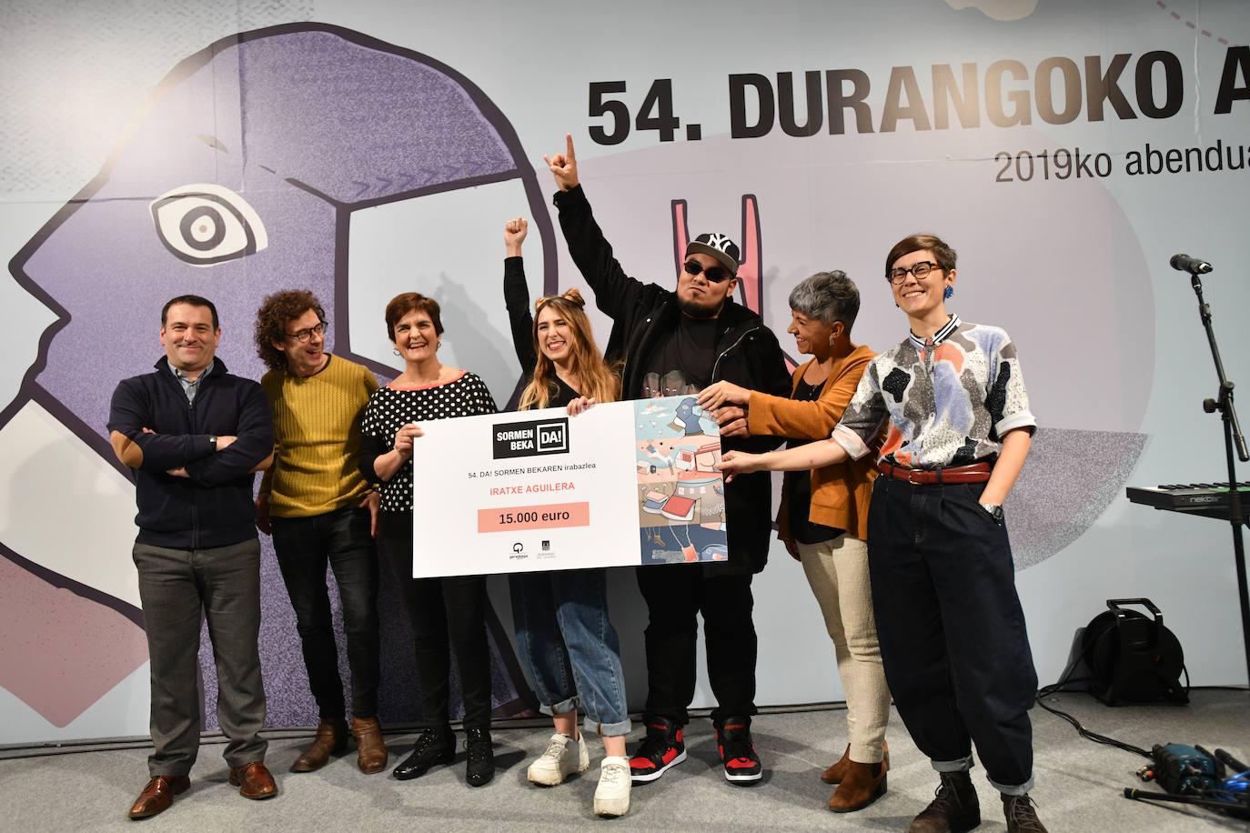 Fotos: Sormena bor-bor, Azokaren bigarren egunean