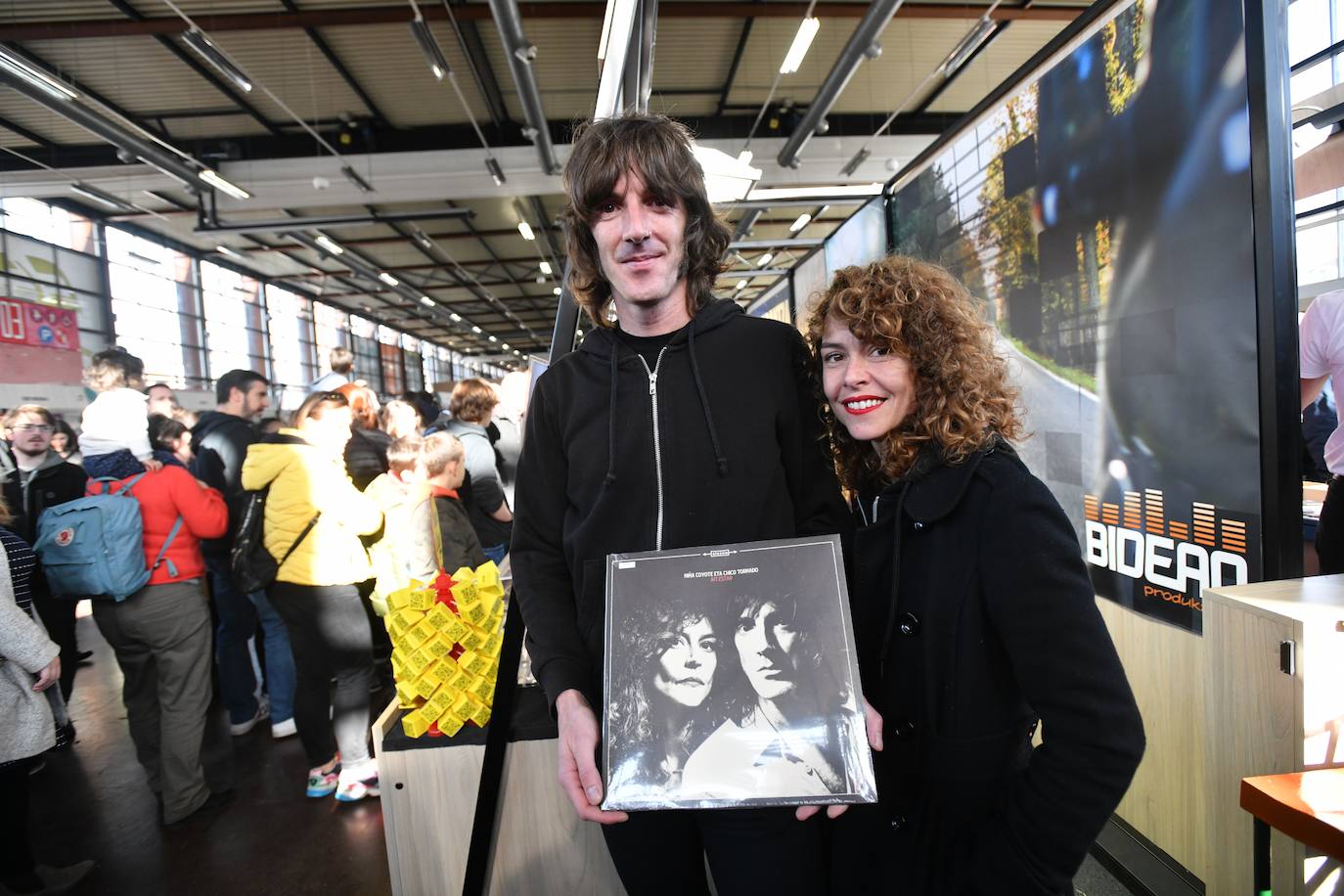 Fotos: Sormena bor-bor, Azokaren bigarren egunean