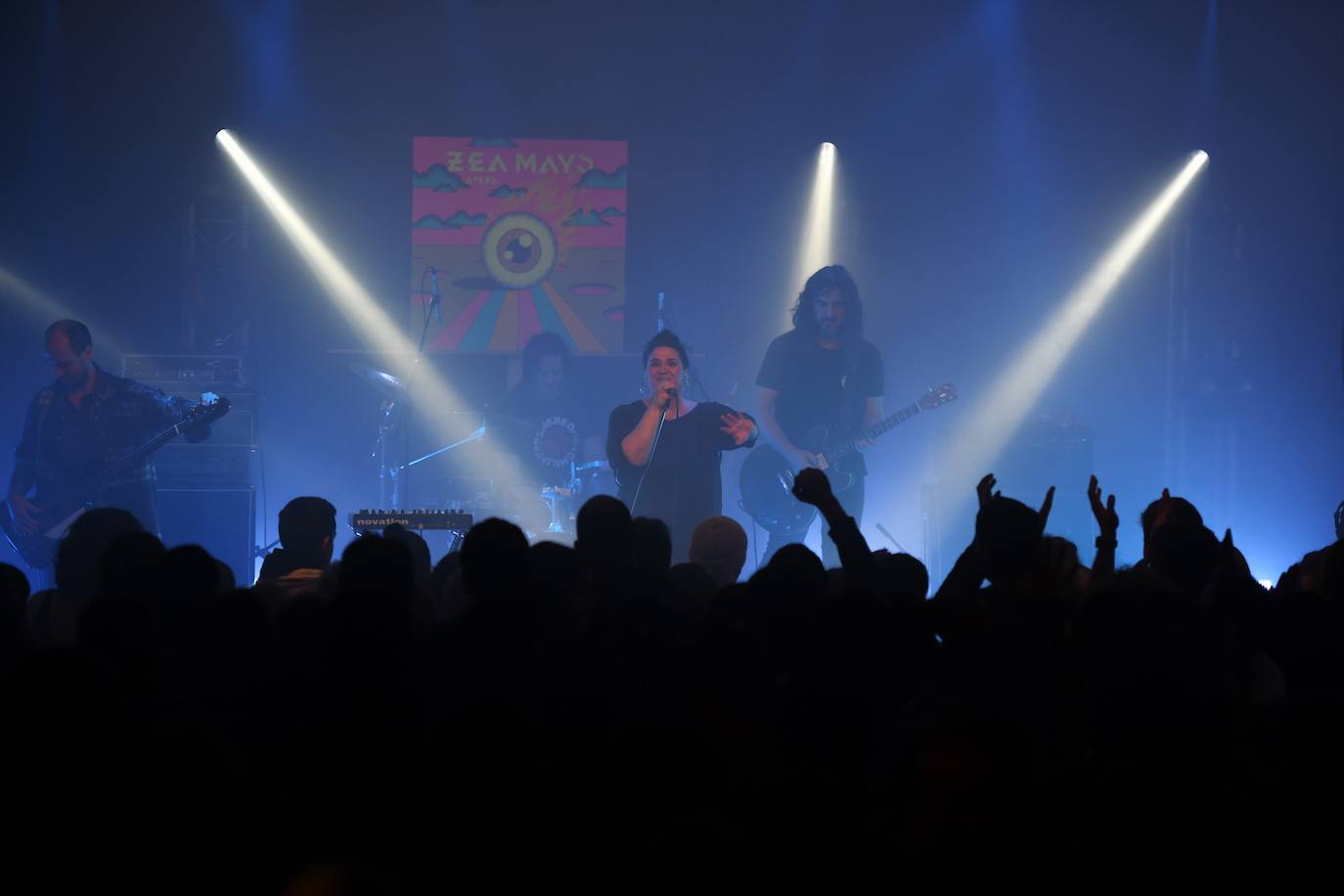 Fotos: Sormena bor-bor, Azokaren bigarren egunean