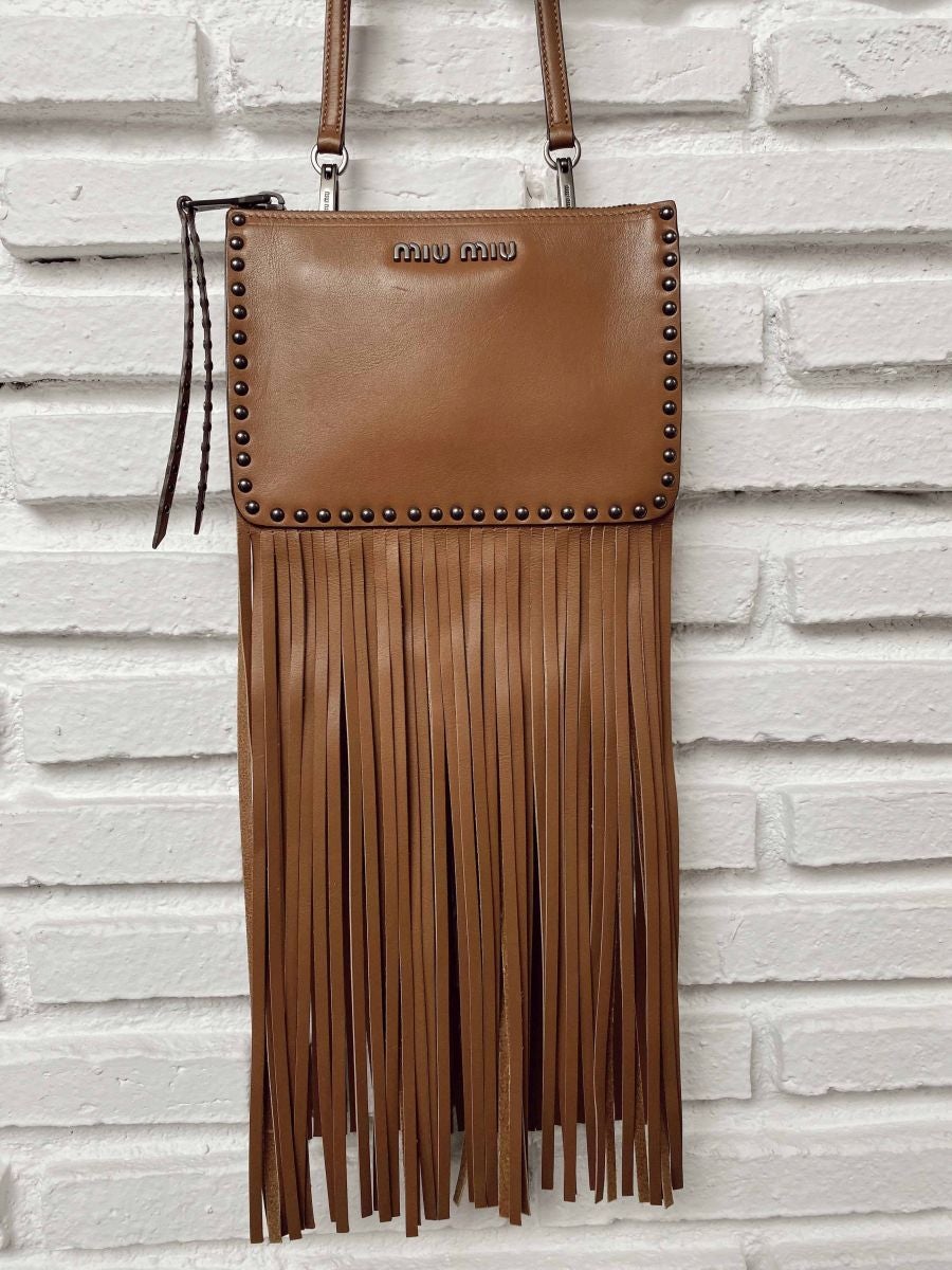 Bolso Miu Miu bandolera flecos. Antes: 650€, ahora: 300€