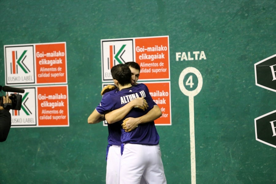 Fotos: Victoria de Altuna III y Ladis Galarza