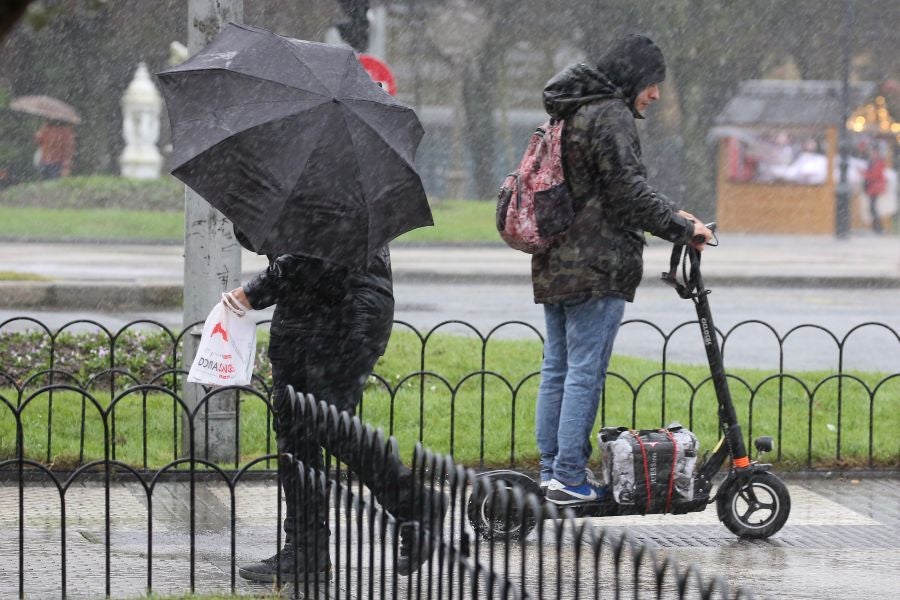Aemet eleva a alerta naranja el aviso por olas para las próximas horas, aunque lo peor llegará el viernes