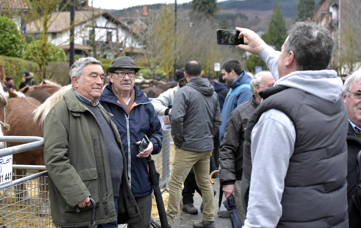 Fotos: Multitudinaria feria de Santa Lucía en Zumarraga y Urretxu