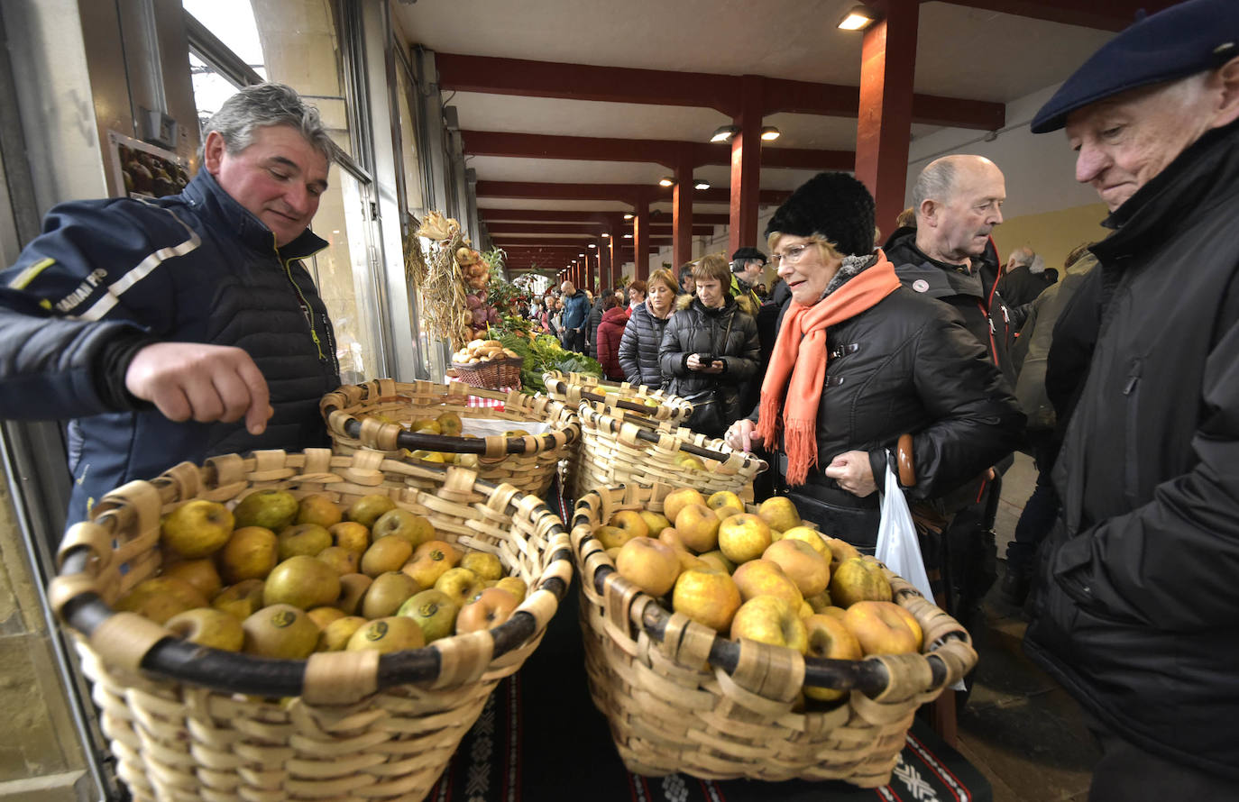 Fotos: Multitudinaria feria de Santa Lucía en Zumarraga y Urretxu