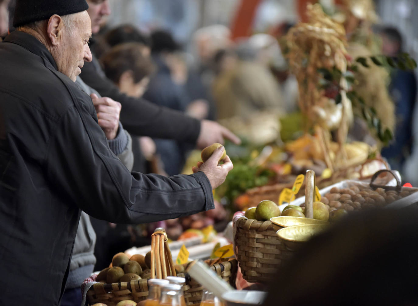 Fotos: Multitudinaria feria de Santa Lucía en Zumarraga y Urretxu