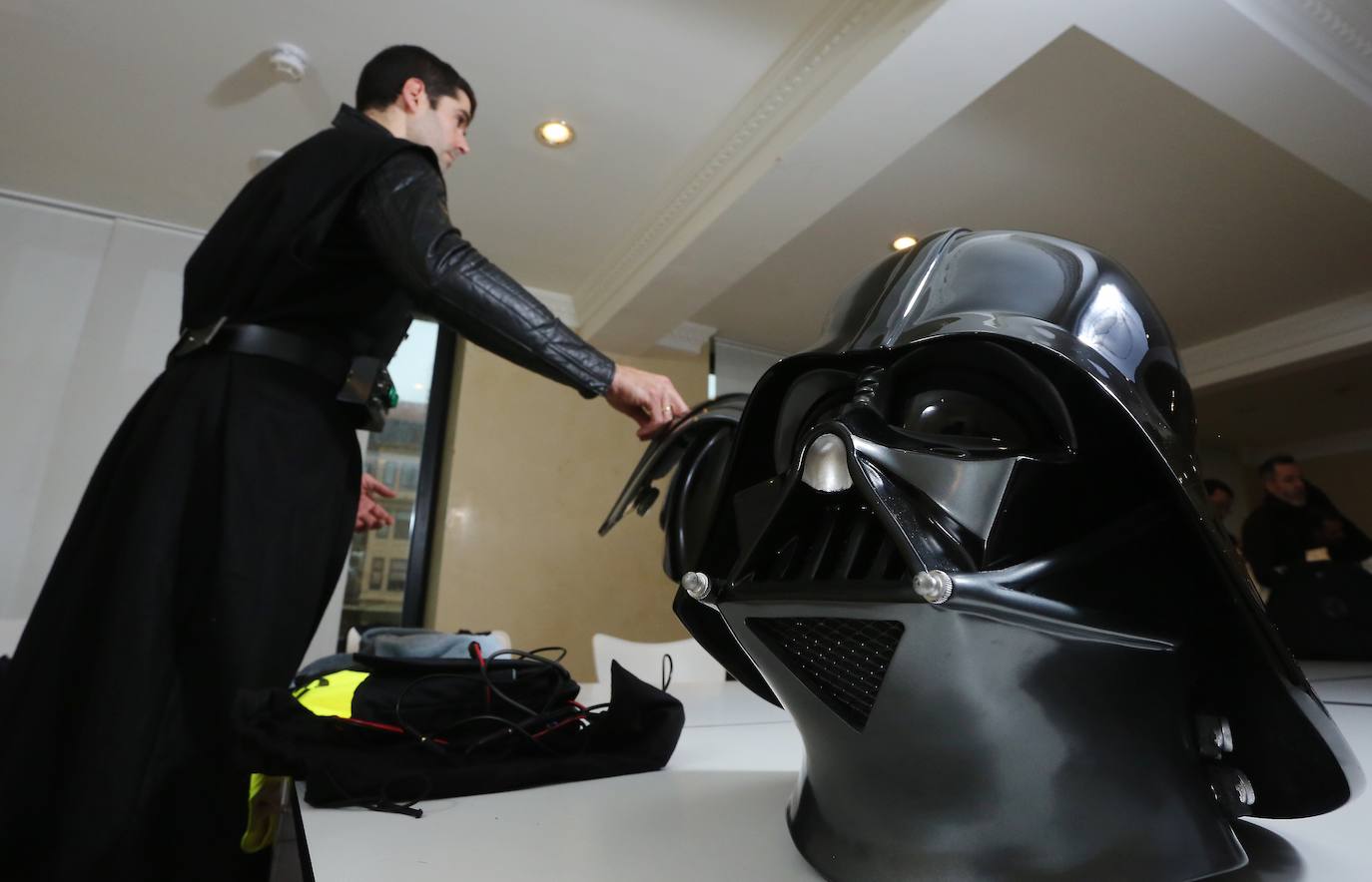 El miércoles el Victoria Eugenia acoge el preestreno de 'Star Wars, el ascenso de Skywalker', la nueva entrega de la serie, que también se anuncia como la última. La productora Disney lanza ese guiño al teatro y a la ciudad donde se estrenó el 17 de septiembre de 1977, dentro del Festival de Cine, 'La guerra de las galaxias', con presencia de sus protagonistas Harrison Ford y Carrie Fisher.