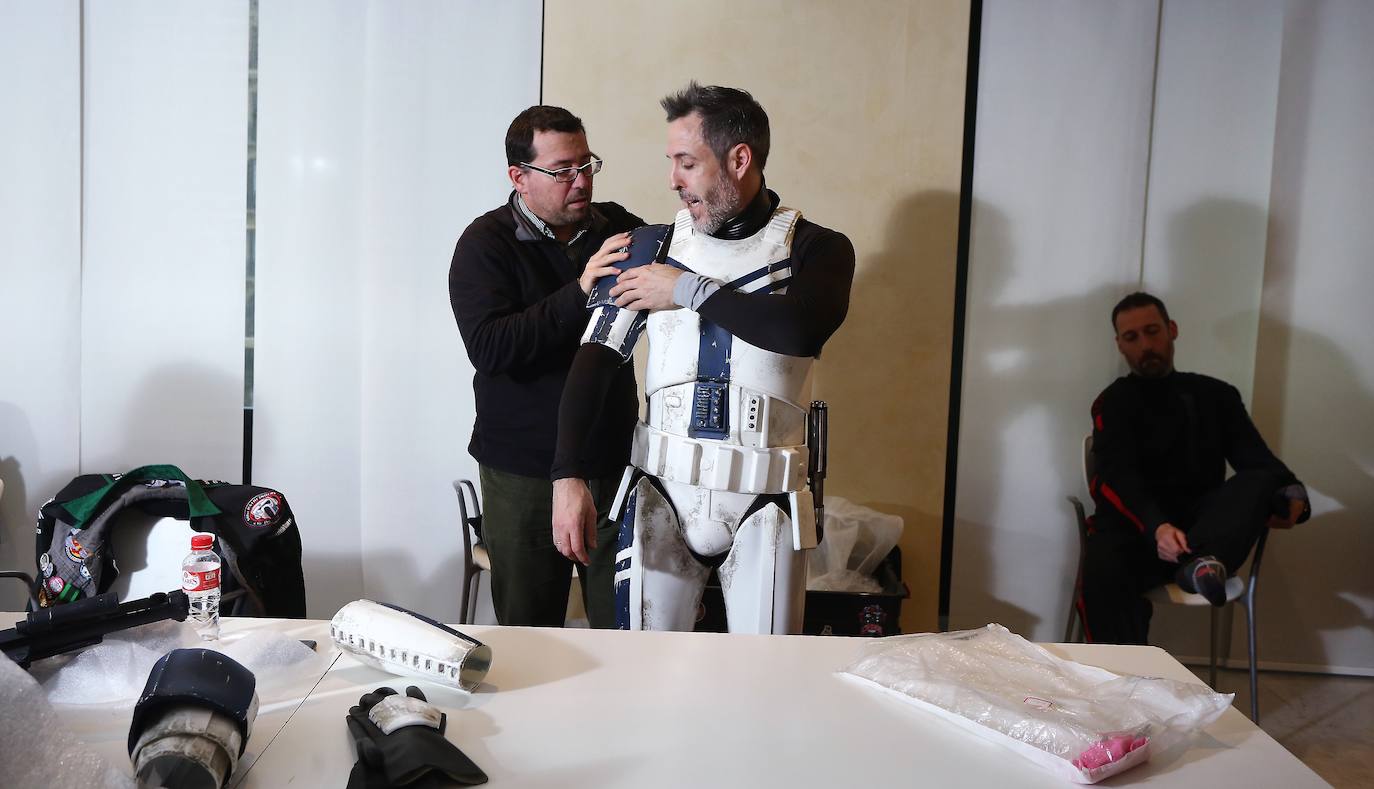 El miércoles el Victoria Eugenia acoge el preestreno de 'Star Wars, el ascenso de Skywalker', la nueva entrega de la serie, que también se anuncia como la última. La productora Disney lanza ese guiño al teatro y a la ciudad donde se estrenó el 17 de septiembre de 1977, dentro del Festival de Cine, 'La guerra de las galaxias', con presencia de sus protagonistas Harrison Ford y Carrie Fisher.