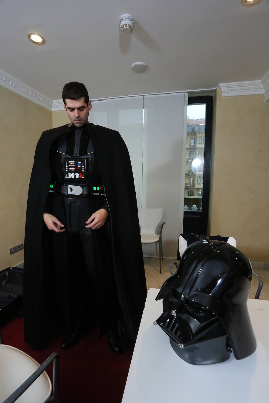 El miércoles el Victoria Eugenia acoge el preestreno de 'Star Wars, el ascenso de Skywalker', la nueva entrega de la serie, que también se anuncia como la última. La productora Disney lanza ese guiño al teatro y a la ciudad donde se estrenó el 17 de septiembre de 1977, dentro del Festival de Cine, 'La guerra de las galaxias', con presencia de sus protagonistas Harrison Ford y Carrie Fisher.