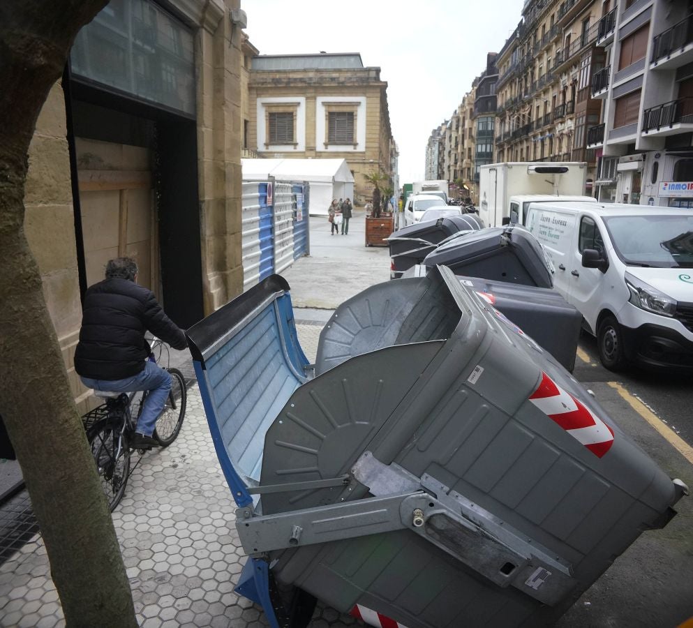 Las rachas de viento alcanzan los 135 km/ h y provocan numerosas incidencias