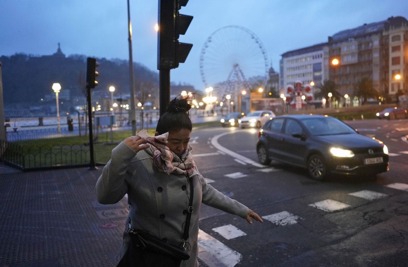Las rachas de viento alcanzan los 135 km/ h y provocan numerosas incidencias