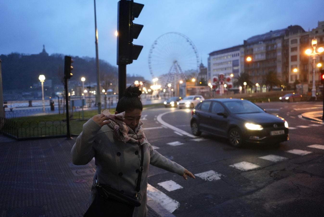 Las rachas de viento alcanzan los 135 km/ h y provocan numerosas incidencias