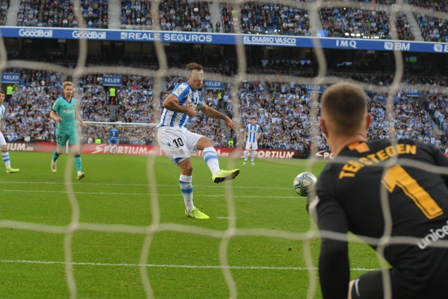 La Real Sociedad y el FC Barcelona han empatado a dos en el Reale Arena. 