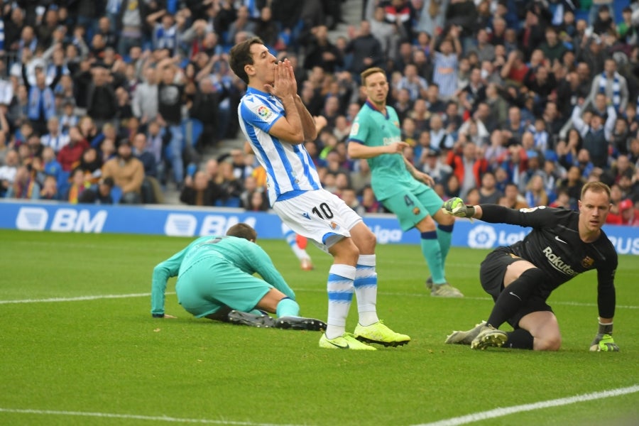 La Real Sociedad y el FC Barcelona han empatado a dos en el Reale Arena. 