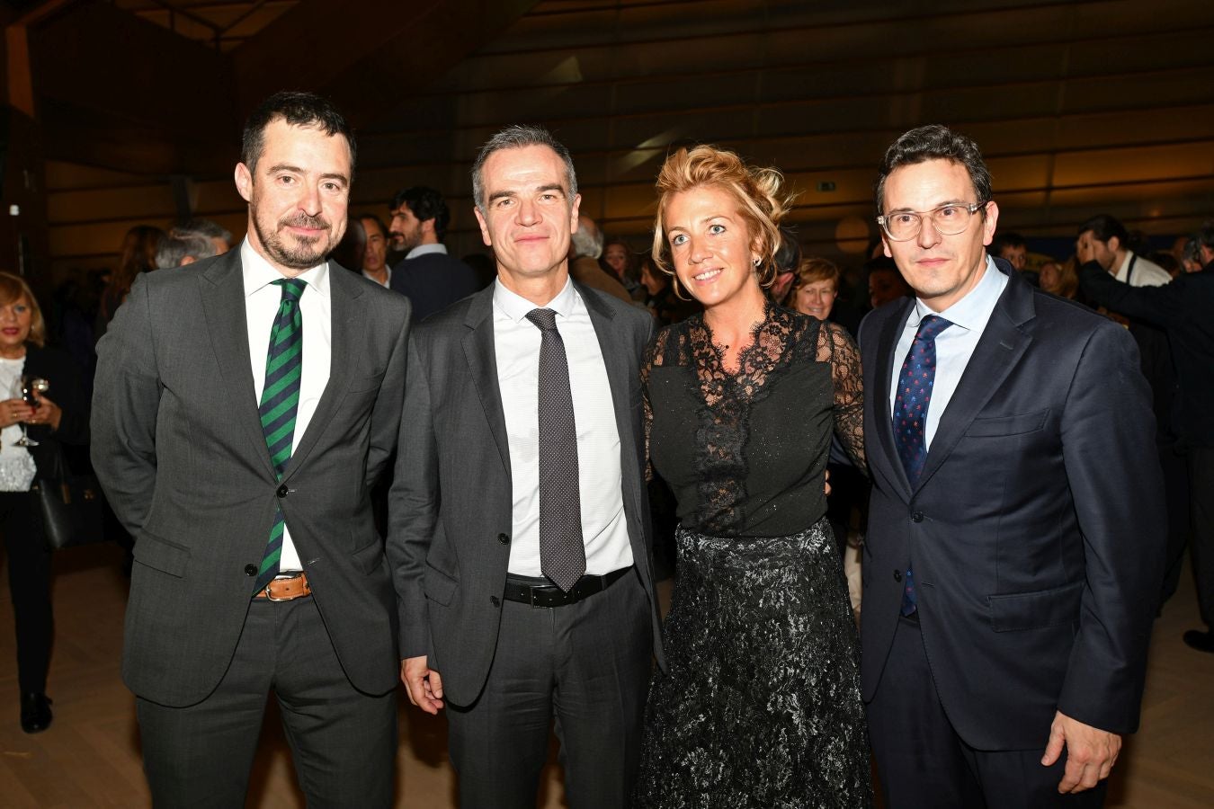 Invitados del mundo de la política, deportistas, comunicadores, patrocinadores y colaboradores posan en el photocall previo al Concierto de Navidad y en el cóctel posterior al evento