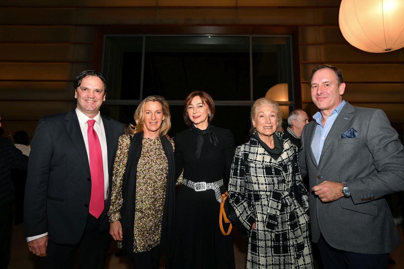 Invitados del mundo de la política, deportistas, comunicadores, patrocinadores y colaboradores posan en el photocall previo al Concierto de Navidad y en el cóctel posterior al evento