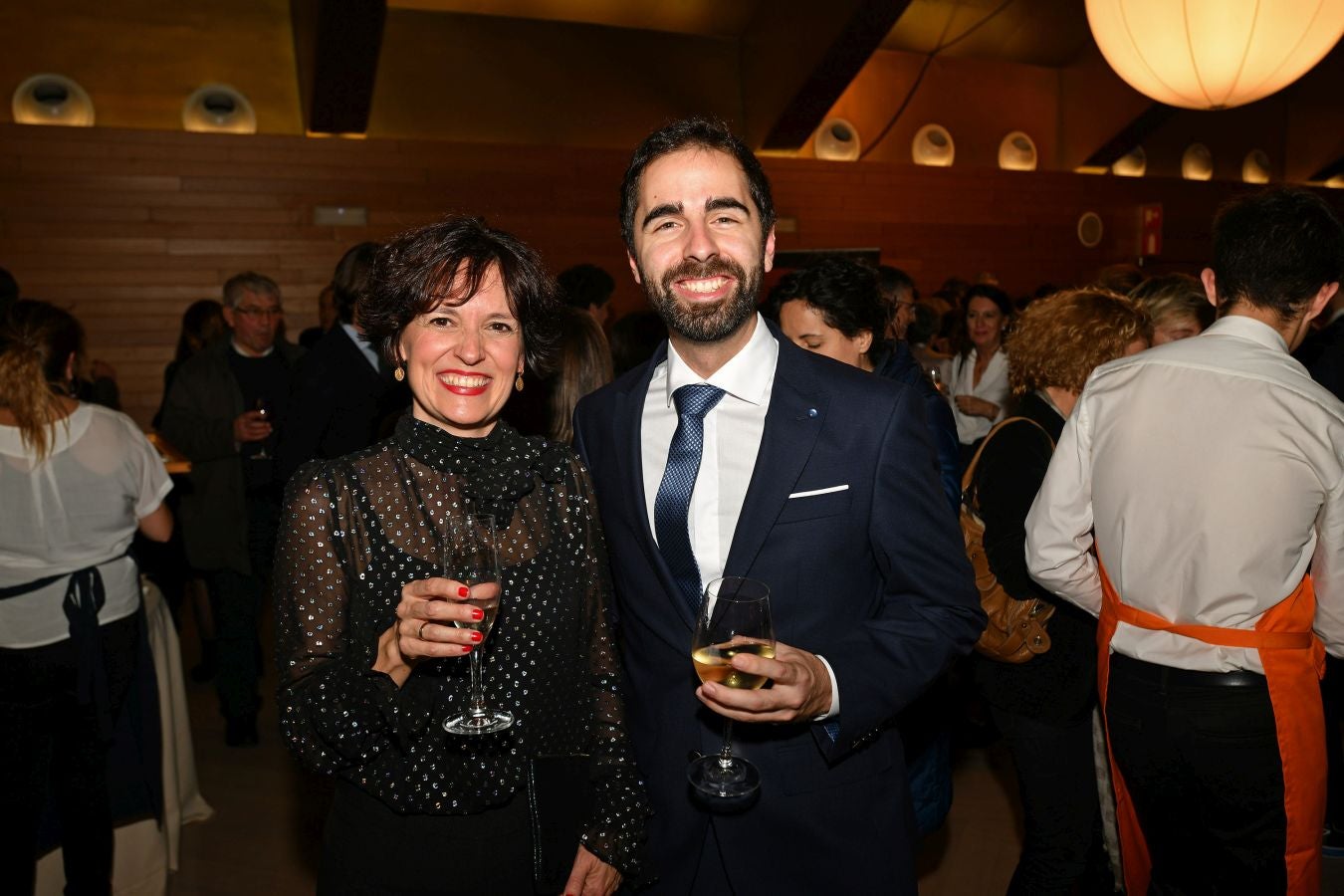 Invitados del mundo de la política, deportistas, comunicadores, patrocinadores y colaboradores posan en el photocall previo al Concierto de Navidad y en el cóctel posterior al evento