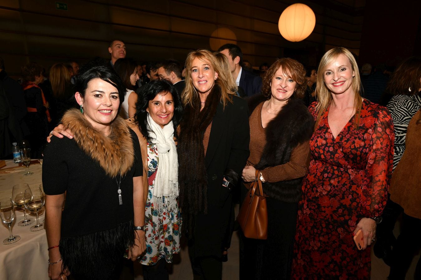 Invitados del mundo de la política, deportistas, comunicadores, patrocinadores y colaboradores posan en el photocall previo al Concierto de Navidad y en el cóctel posterior al evento